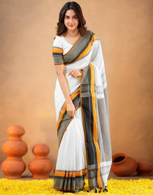 White pure cotton handloom south indian style saree with unstitched blouse piece 3