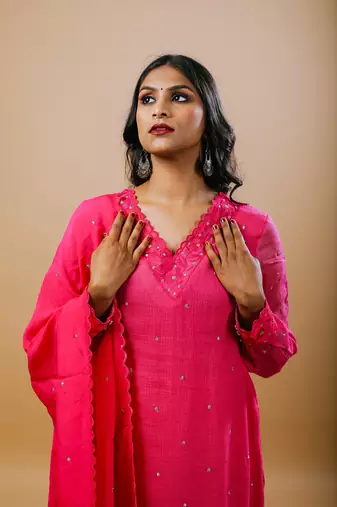 Fuchsia cotton blend embroidered kurta sets