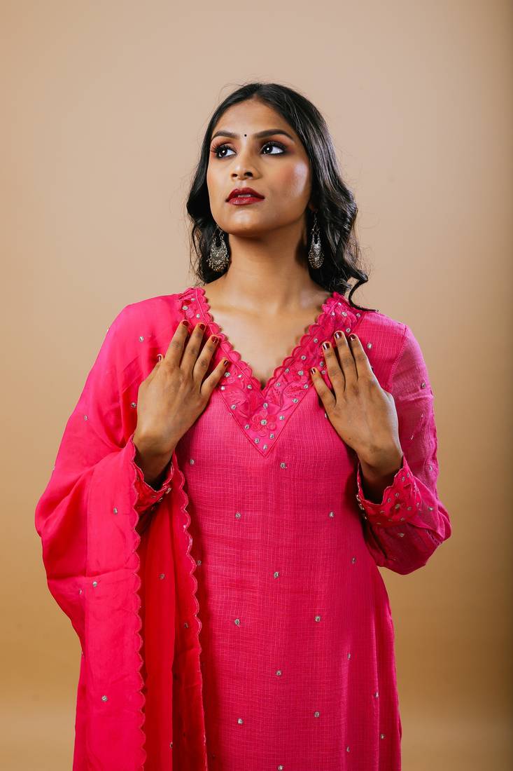 Fuchsia cotton blend embroidered kurta sets