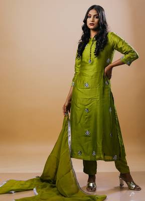 Green chanderi embroidered kurta sets 2