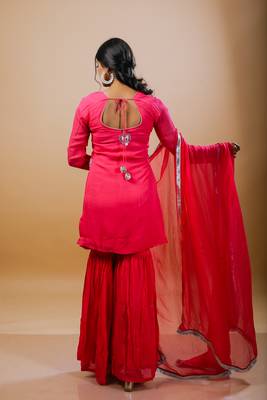 Fuchsia georgette embroidered kurta sets 4