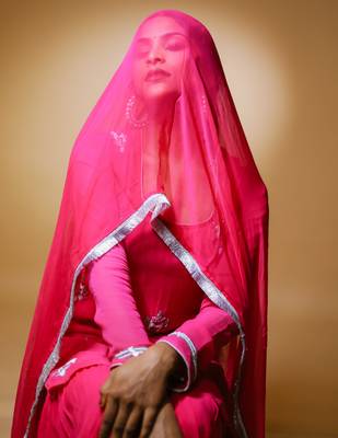 Fuchsia georgette embroidered kurta sets 5
