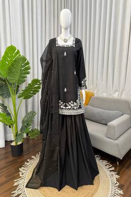 Black palazzo suit with white threadwork 4