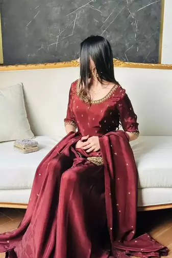 Dark maroon crepe kurta with curved hem