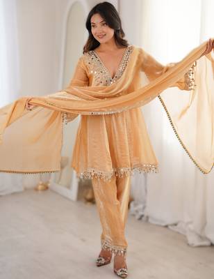 Chiku women fendy fabric mirror work kurti set with pant & dupatta 3
