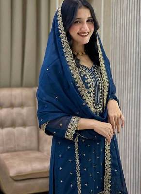 Navy blue embroidered kurta palazzo set 2
