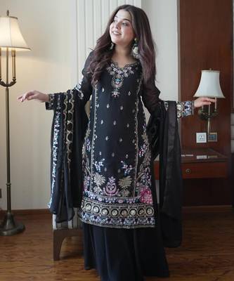 Black embroidered suit set 1