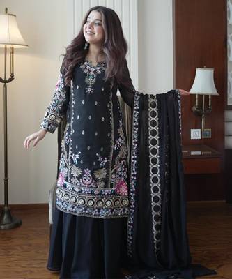 Black embroidered suit set 4