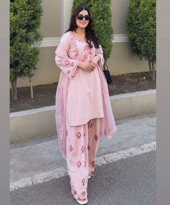 Baby pink floral printed suit set 4