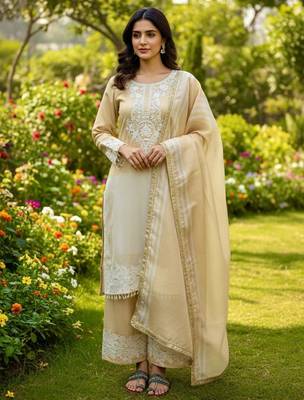 Cream embroidered suit set 2