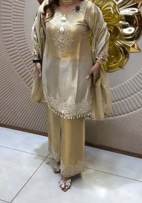 Cream embroidered suit set 4