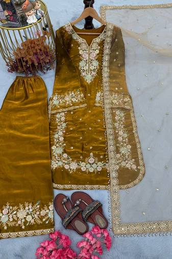 Gold floral embroidered set