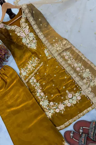 Gold floral embroidered set