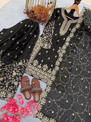 Black & gold premium suit 2
