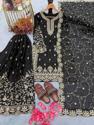Black & gold premium suit 3