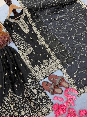 Black & gold premium suit 4