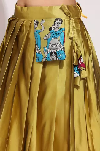 Beautiful South Indian Style Semi-Stitched Half Saree with Blouse and Banarasi Dupatta for Women