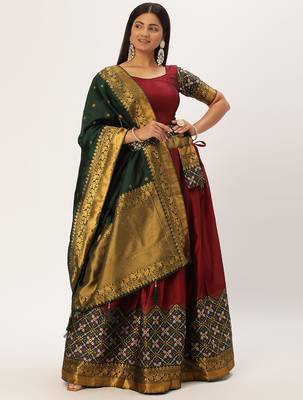 Beautiful South Indian Style ed Half Saree with Blouse and Banarasi Dupatta for Women 3