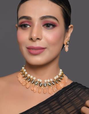 Kundan necklace set with pearls and peach drops 2