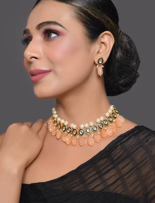 Kundan necklace set with pearls and peach drops 4