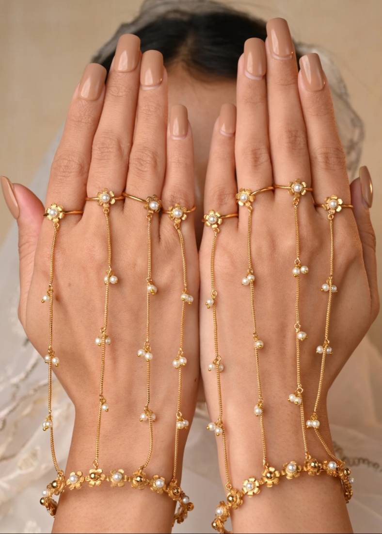 Beautiful bridal haathphool set