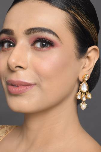 Classic kundan teardrop earrings with pearl drop