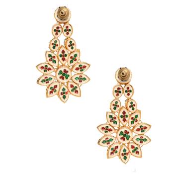 Gold toned floral kundan earrings 5