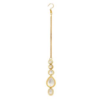 Handcrafted kundan maang tikka & earrings set 4