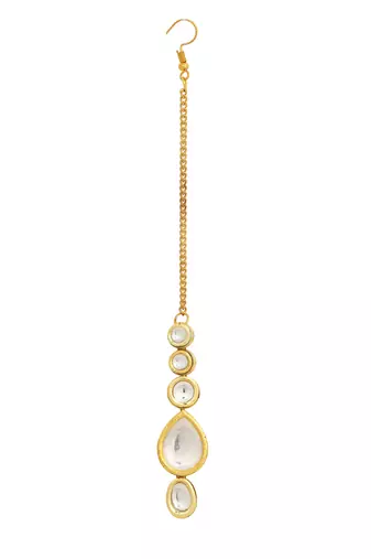 Handcrafted kundan maang tikka & earrings set