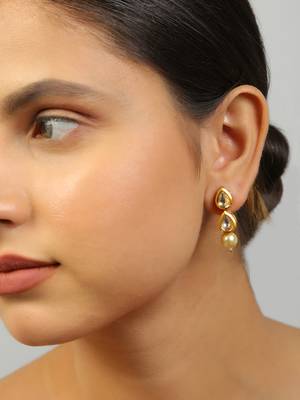 Handcrafted kundan tear drop earrings 2