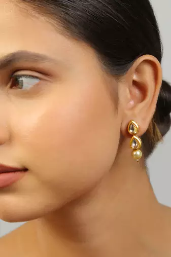 Handcrafted kundan tear drop earrings