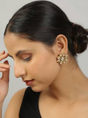 Handcrafted kundan floral stud earrings 1
