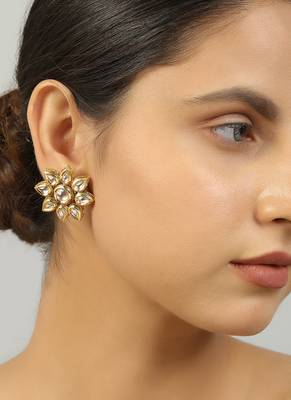 Handcrafted kundan floral stud earrings 2