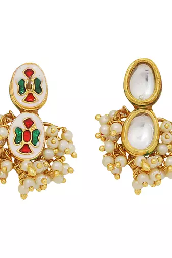 Handcrafted kundan stud earrings with pearls