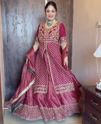 PINK CHINON  SILK PARTY WEAR EMBROIDERY CROP TOP  WITH BLOUSE LEHENGA CHOLI 1