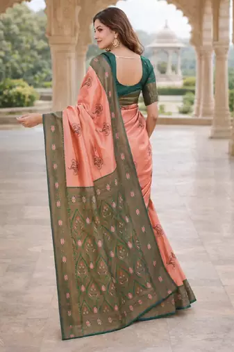 Green gajri silk blend saree with unstitched blouse piece