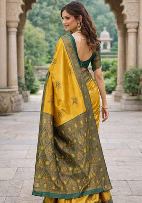 Green gold silk blend saree with unstitched blouse piece 3