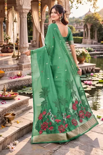 Gajri lillen saree with unstitched blouse piece