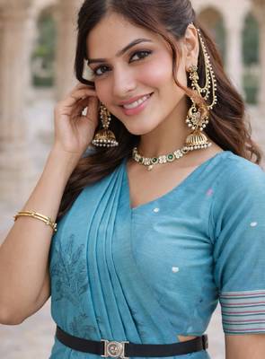 Rama lillen saree with unstitched blouse piece 4