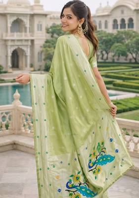 Parrot green silk blend saree with unstitched blouse piece 3