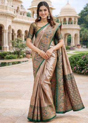 Green gajri silk blend saree with unstitched blouse piece 2
