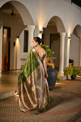 Green soft khadi raw silk zari woven saree with blouse 5