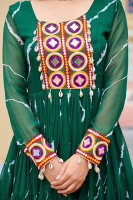 Green women   s laheriya print faux georgette gown with kutchi patchwork 4