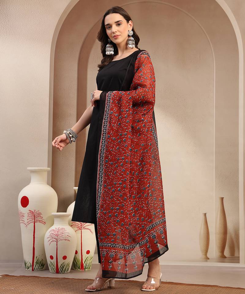 Women black red solid print kurta pant  with dupatta set stitched