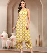 Women yellow printed straigth kurta with pyjama  set stitched