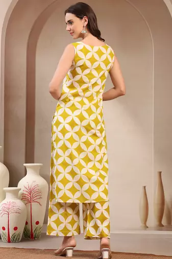 Women yellow printed straigth kurta with pyjama  set stitched