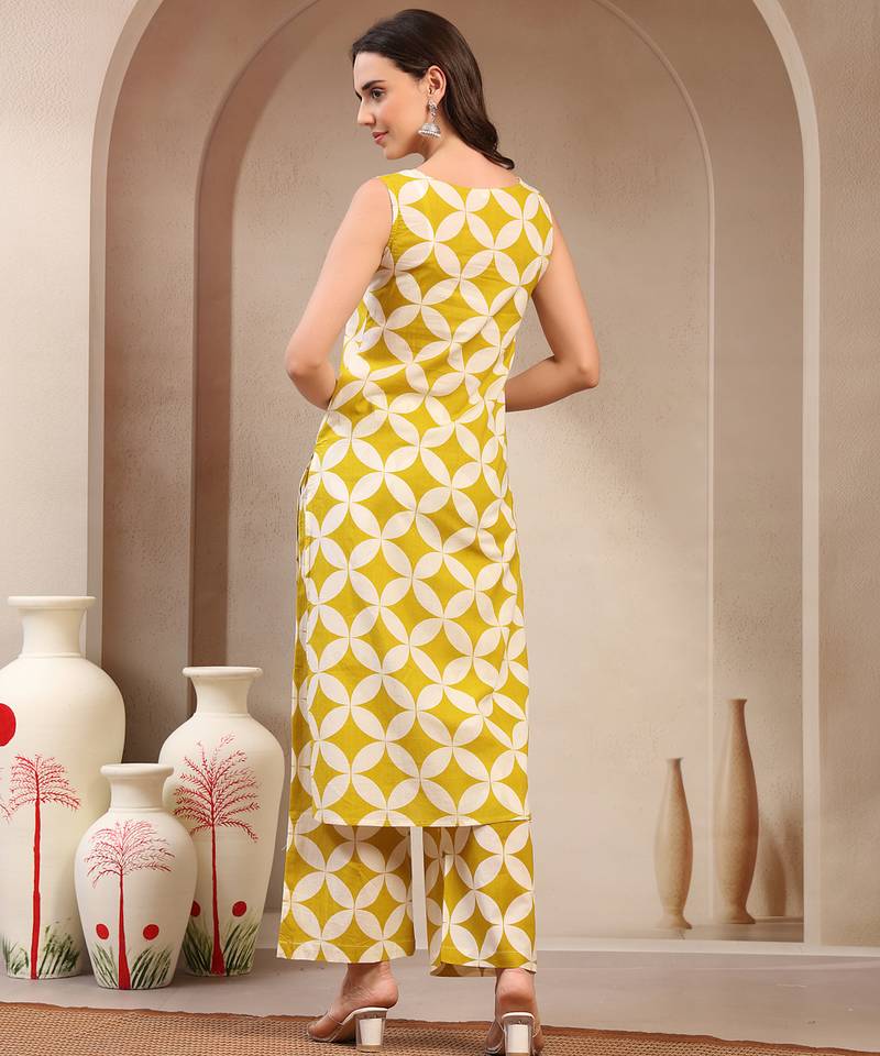 Women yellow printed straigth kurta with pyjama  set stitched