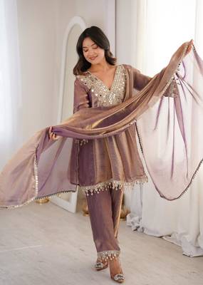 Light-peach mirror work suit 5