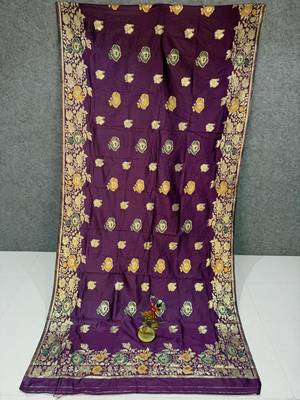 plum color banarasi art silk saree with plain blouse 3