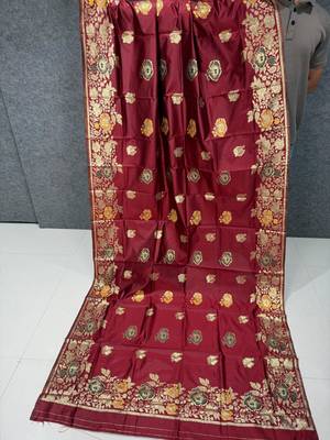 red color banarasi art silk saree with plain blouse 1